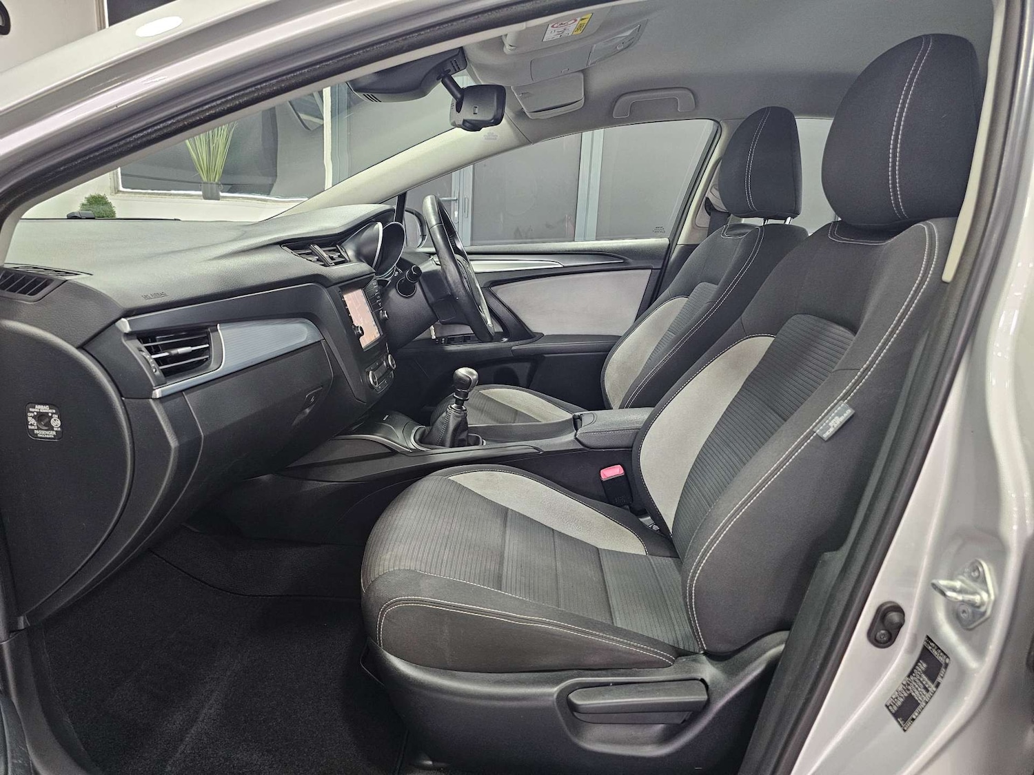 Used Toyota Avensis 2015 for sale - 77417605: Photo 84