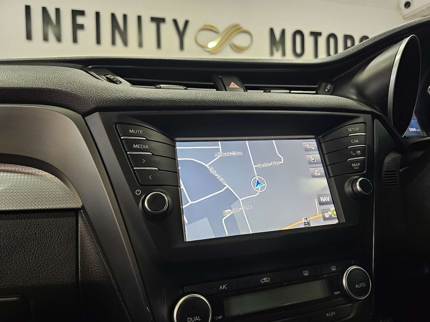 Used Toyota Avensis 2015 for sale - 77417605: Photo 87