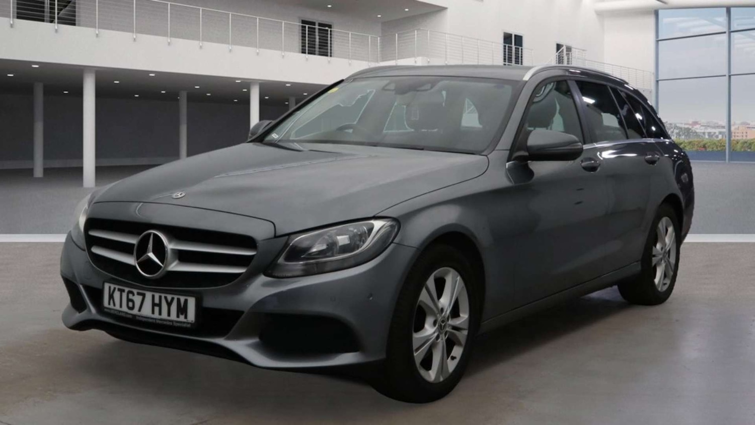 Used Mercedes-Benz C Class 2018 for sale - 76972495: Photo 3