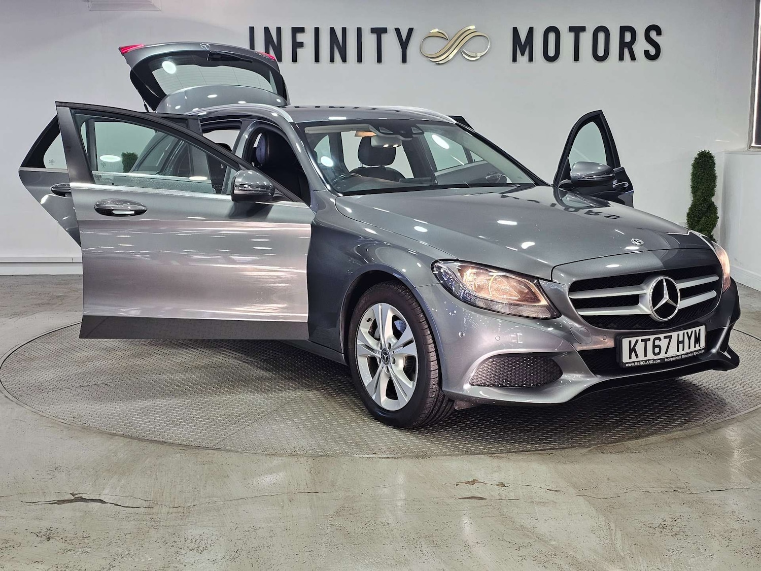 Used Mercedes-Benz C Class 2018 for sale - 76972495: Photo 43