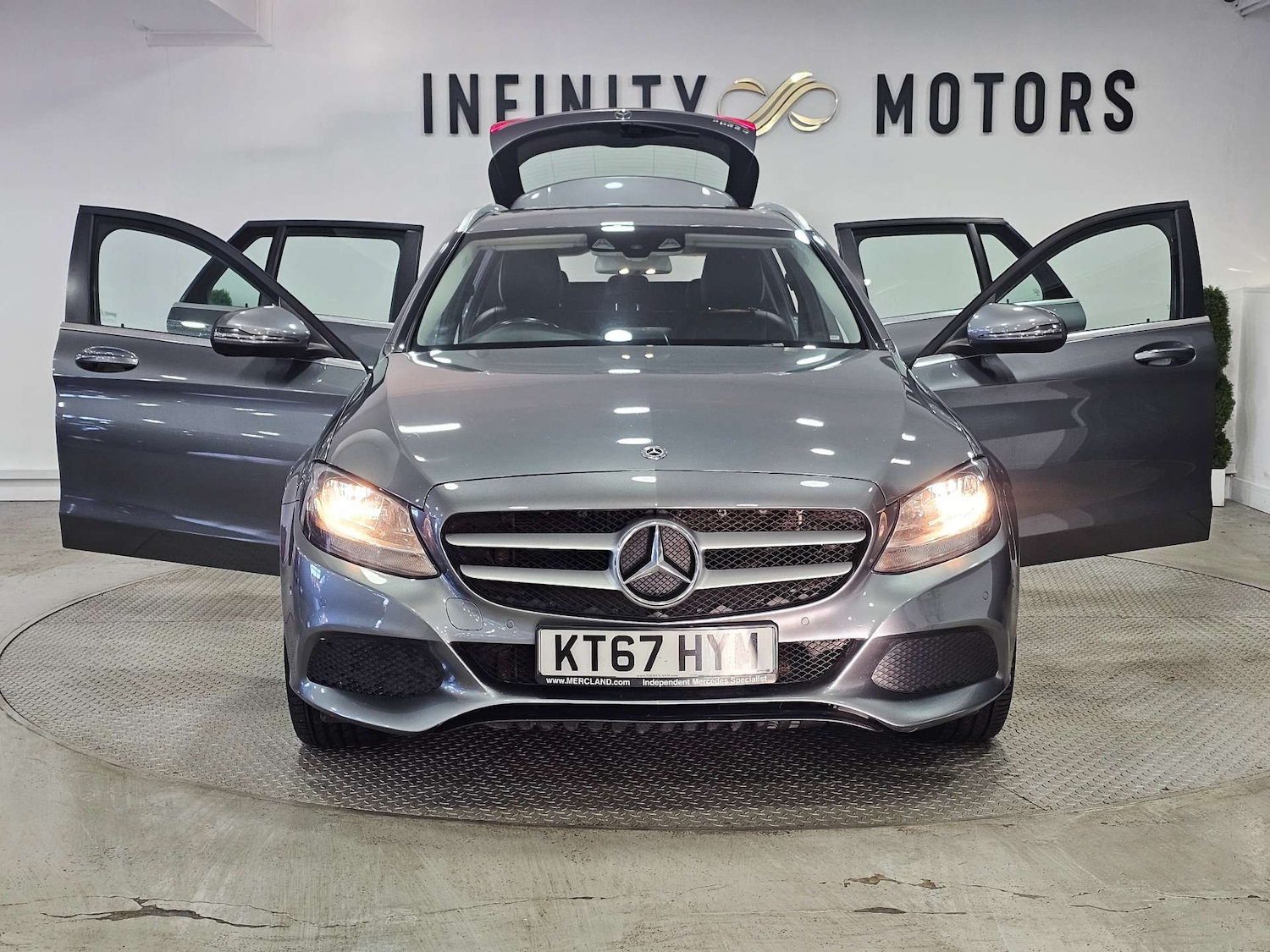 Used Mercedes-Benz C Class 2018 for sale - 76972495: Photo 44