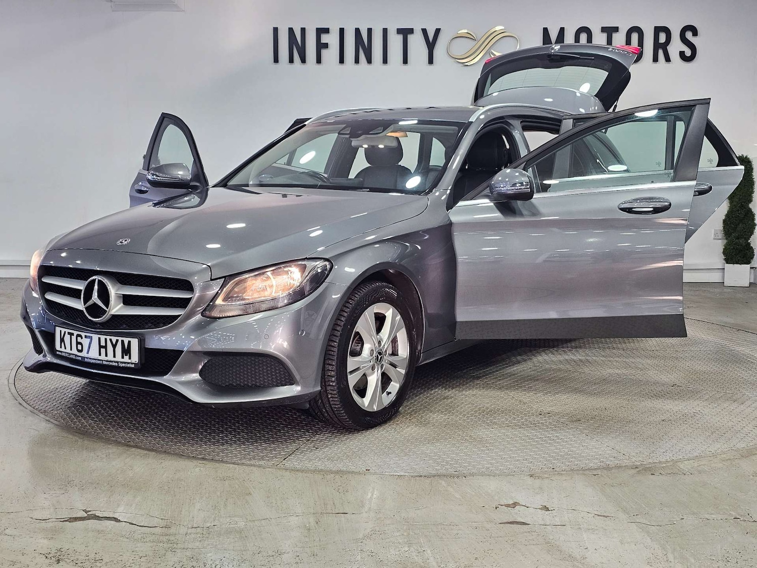 Used Mercedes-Benz C Class 2018 for sale - 76972495: Photo 45