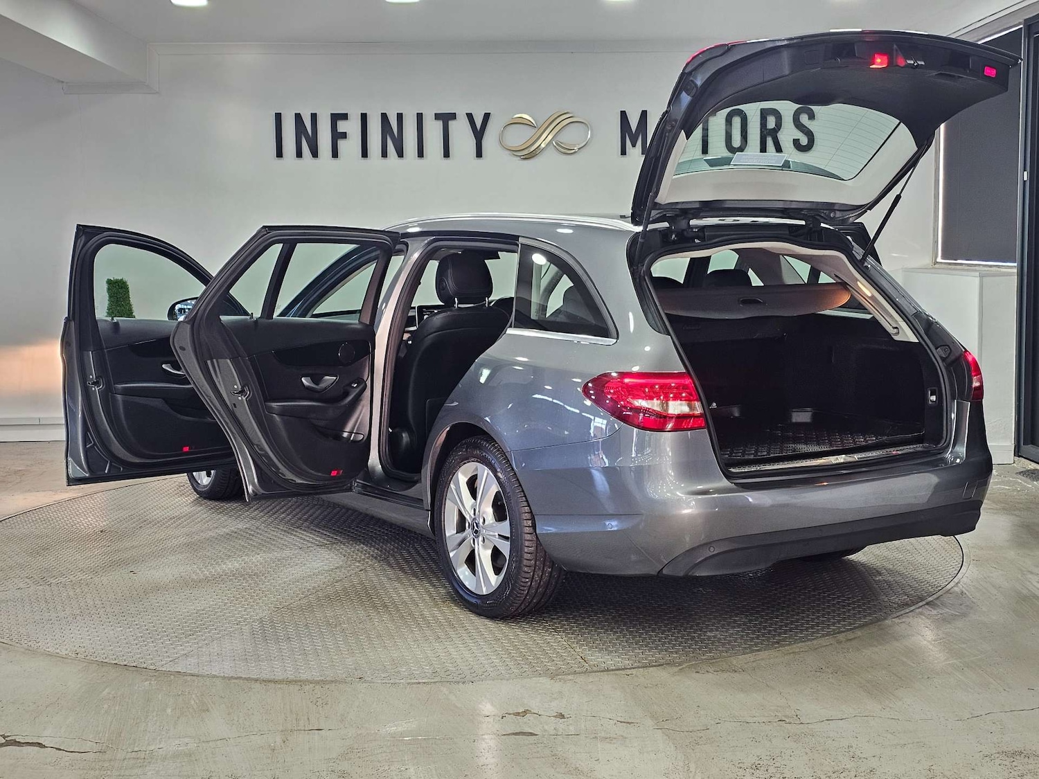 Used Mercedes-Benz C Class 2018 for sale - 76972495: Photo 47