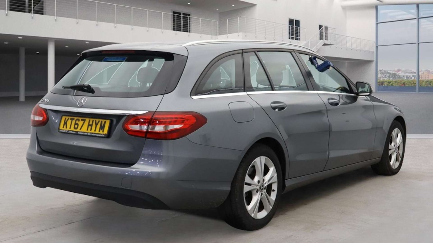 Used Mercedes-Benz C Class 2018 for sale - 76972495: Photo 5