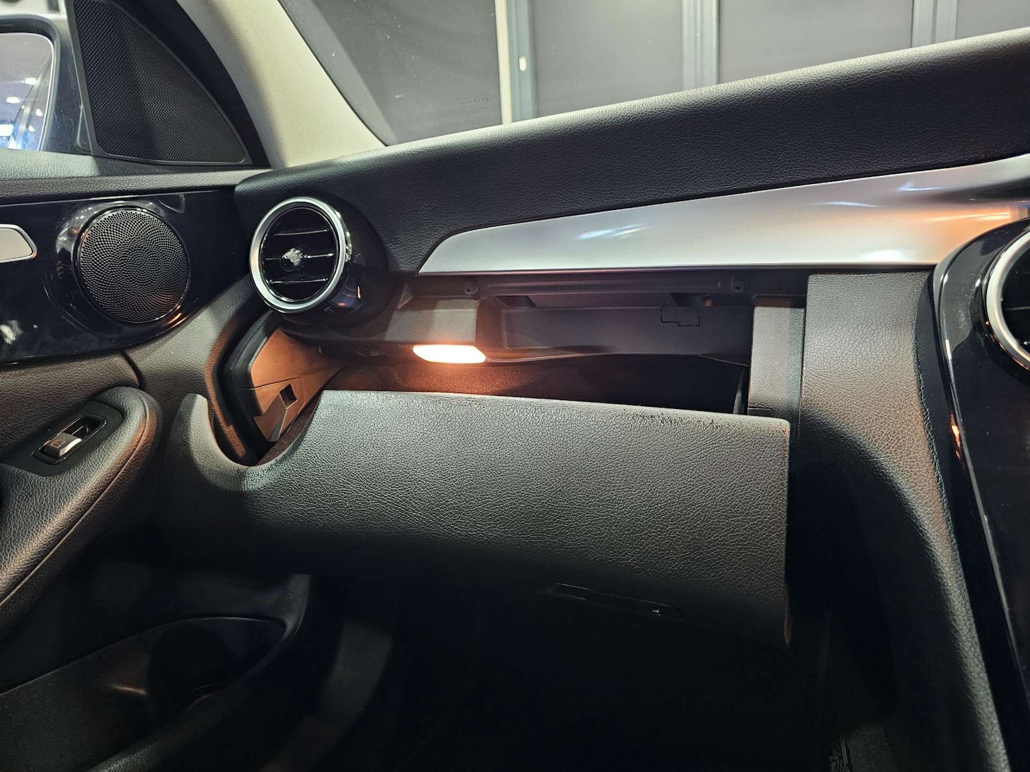 Used Mercedes-Benz C Class 2018 for sale - 76972495: Photo 76