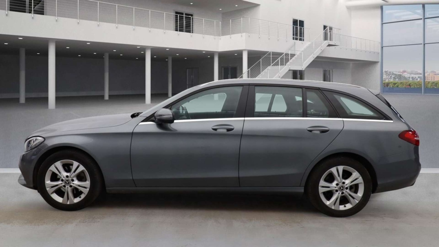 Used Mercedes-Benz C Class 2018 for sale - 76972495: Photo 8