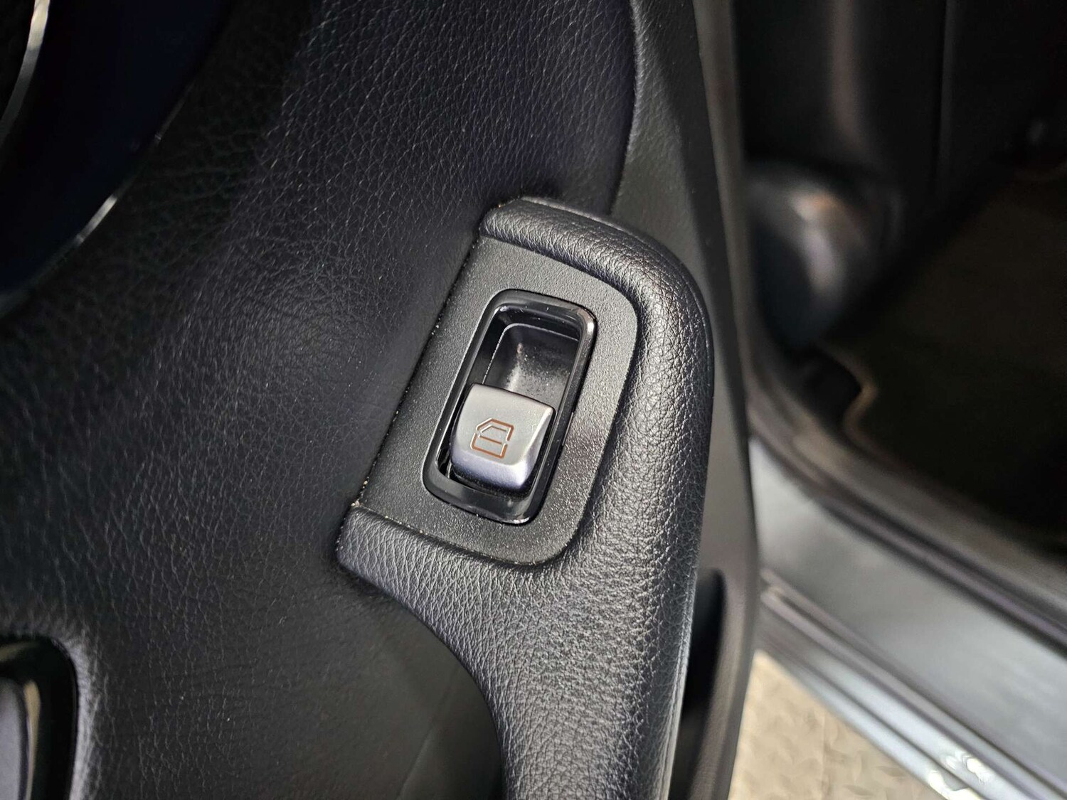 Used Mercedes-Benz C Class 2018 for sale - 76972495: Photo 86