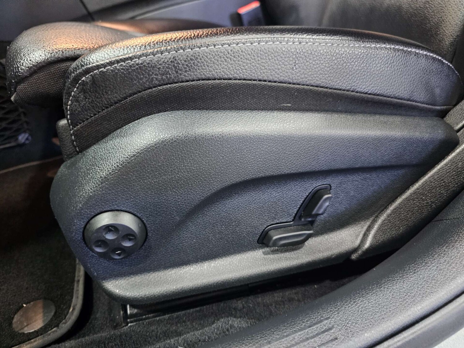 Used Mercedes-Benz C Class 2018 for sale - 76972495: Photo 98