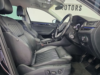 Used Skoda Superb 2017 for sale - 79470714: Photo