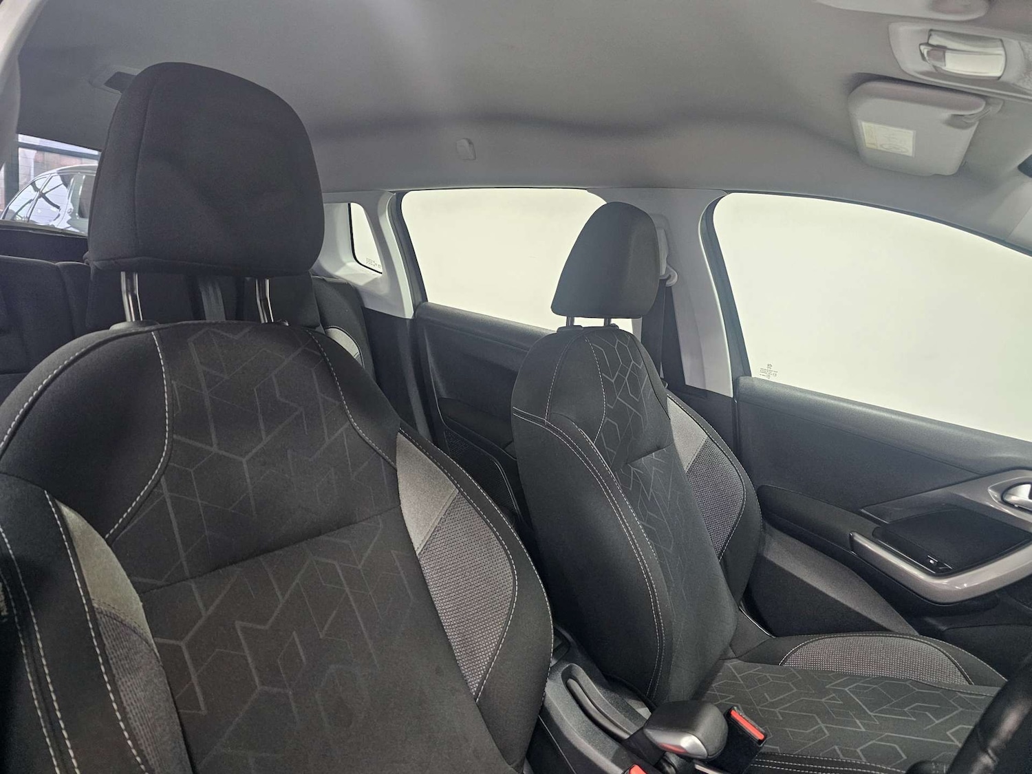 Used Peugeot 2008 2018 for sale - 77310990: Photo 10