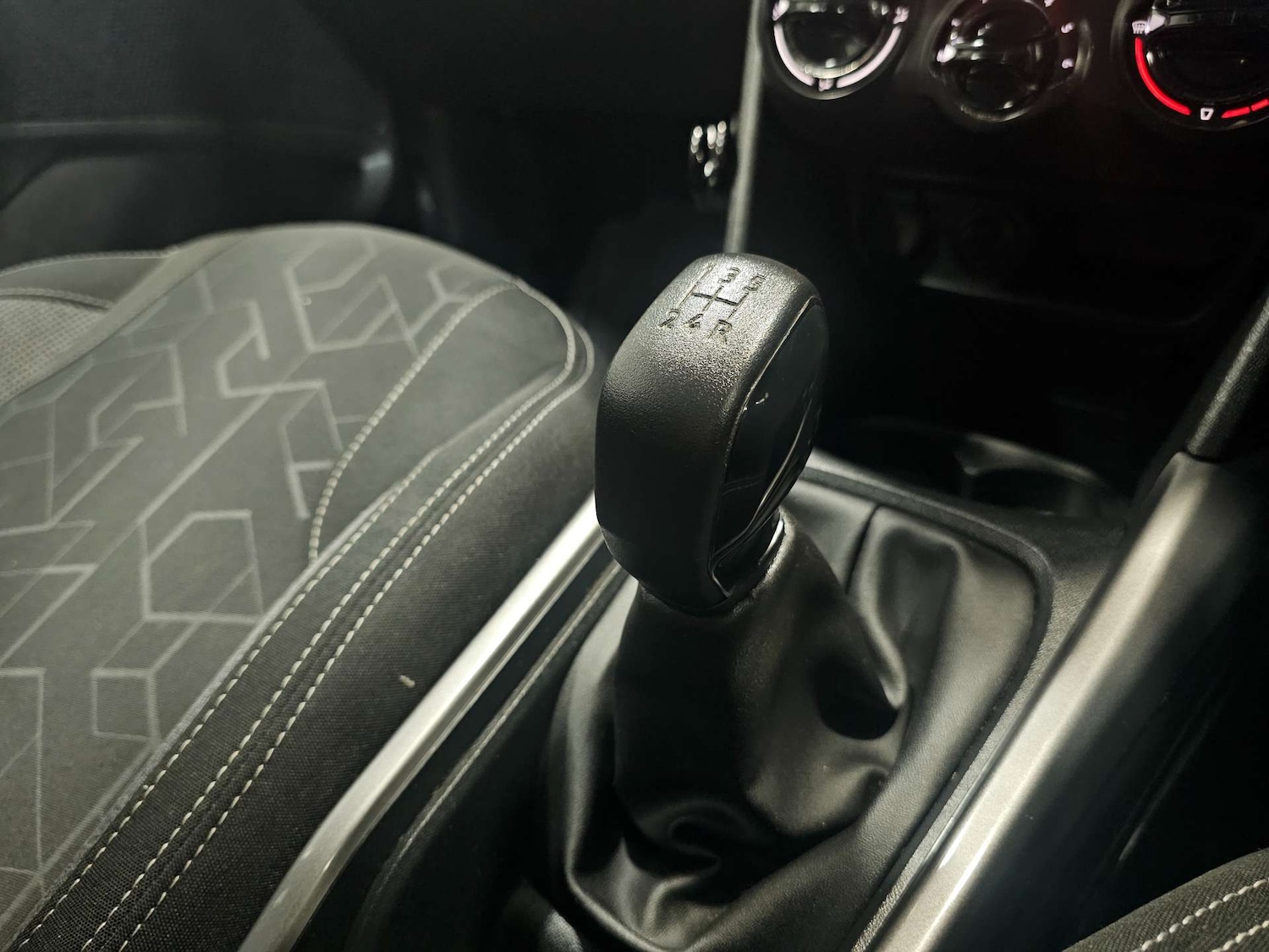 Used Peugeot 2008 2018 for sale - 77310990: Photo 60