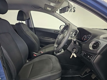 Used Hyundai i10 2017 for sale - 78356372: Photo