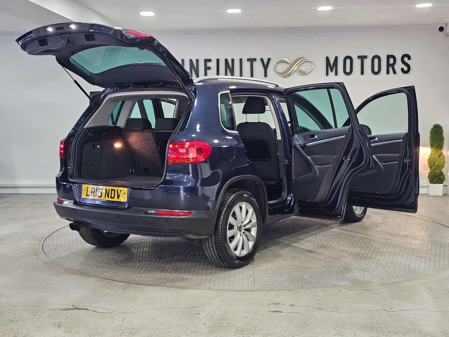 Used Volkswagen Tiguan 2015 for sale - 77449500: Photo 48