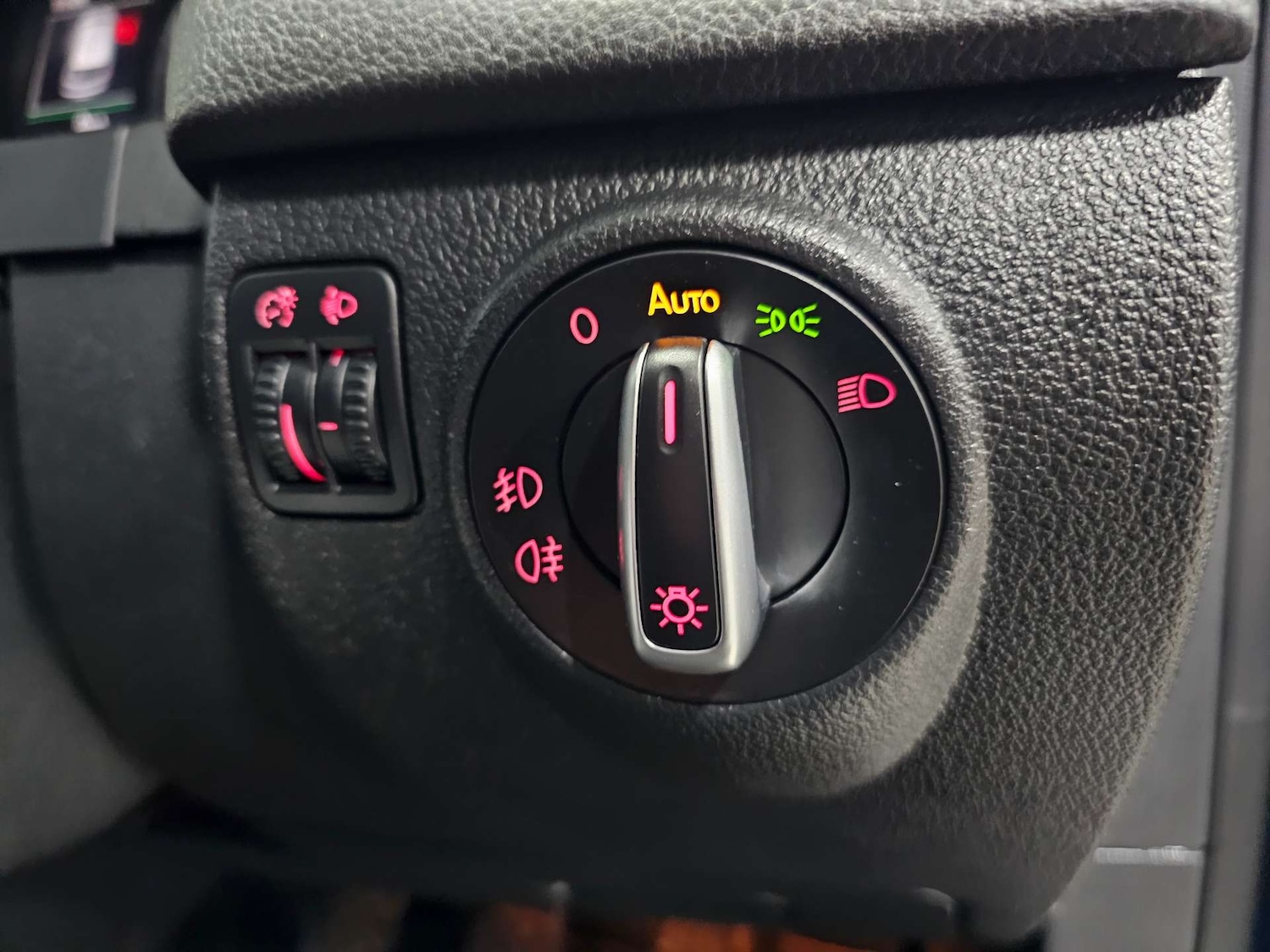 Used Volkswagen Tiguan 2015 for sale - 77449500: Photo 58