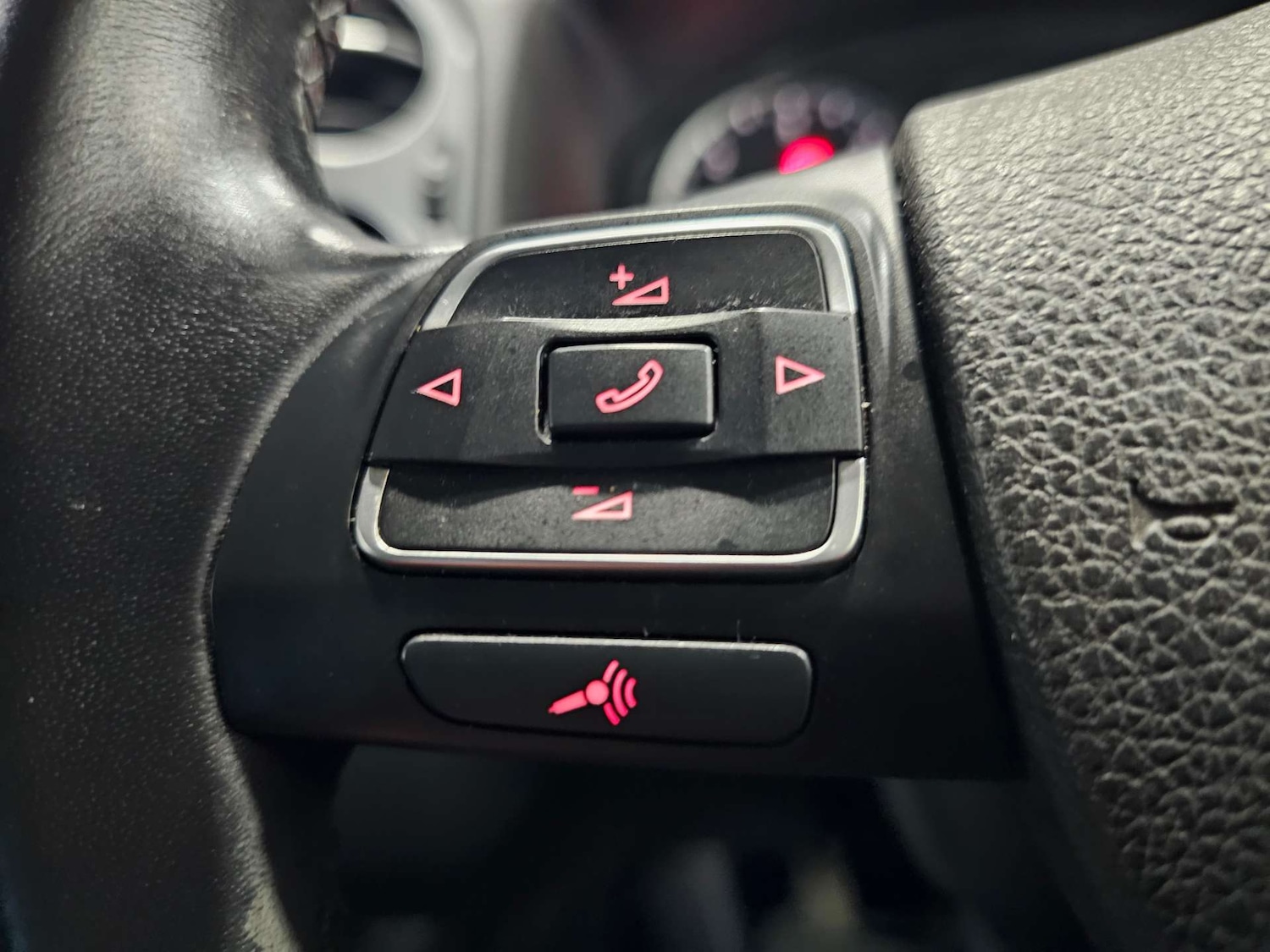 Used Volkswagen Tiguan 2015 for sale - 77449500: Photo 61