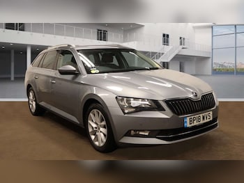 Used Skoda Superb 2018 for sale - 76972470: Photo