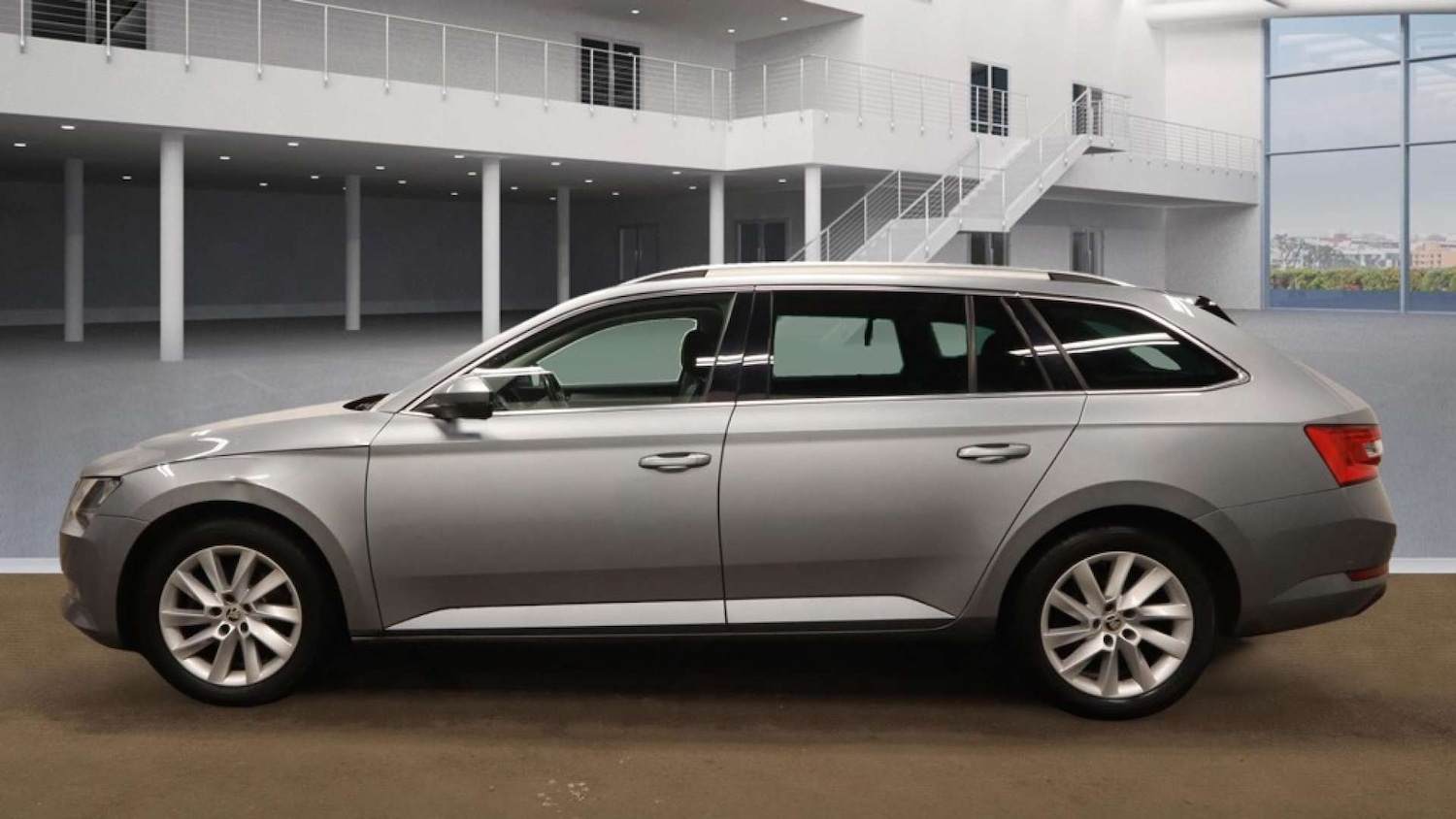 Used Skoda Superb 2018 for sale - 76972470: Photo 7