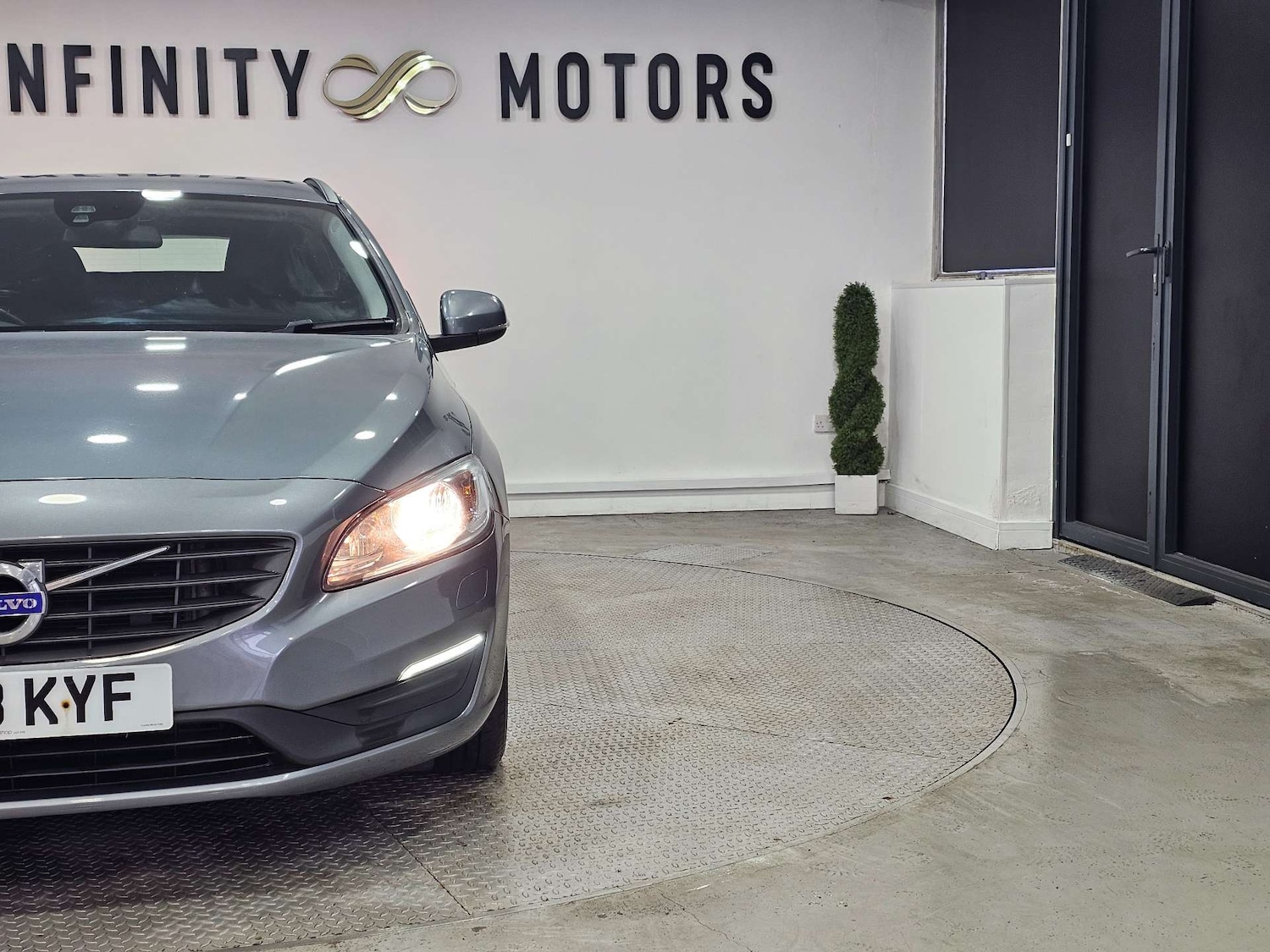 Used Volvo V60 2018 for sale - 77420191: Photo 11