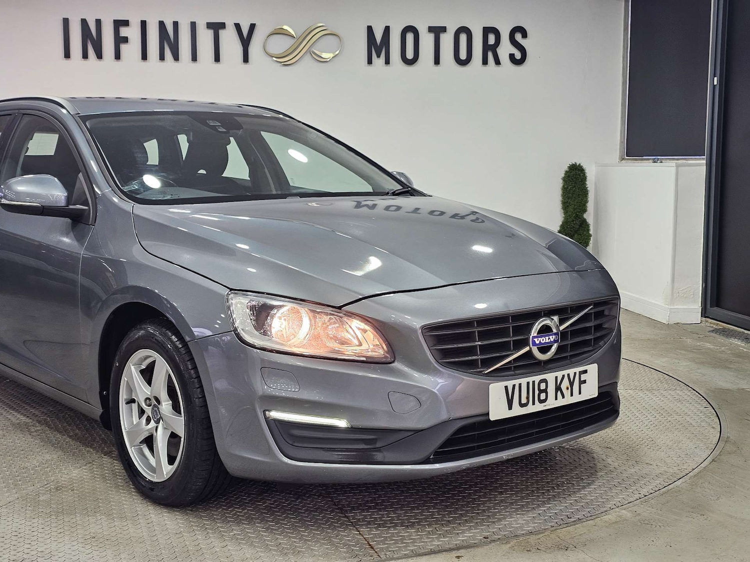 Used Volvo V60 2018 for sale - 77420191: Photo 14