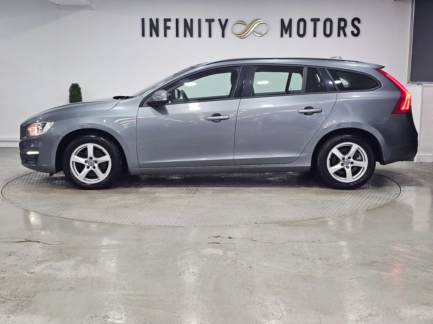 Used Volvo V60 2018 for sale - 77420191: Photo 21