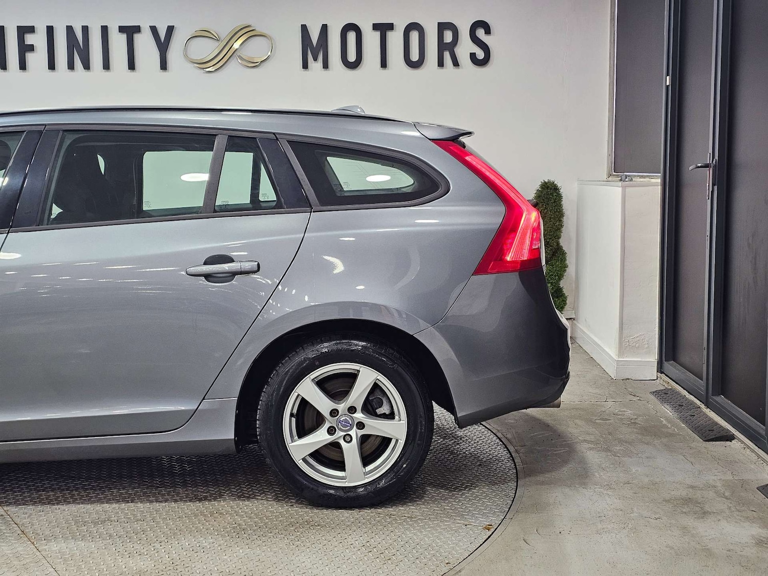 Used Volvo V60 2018 for sale - 77420191: Photo 22
