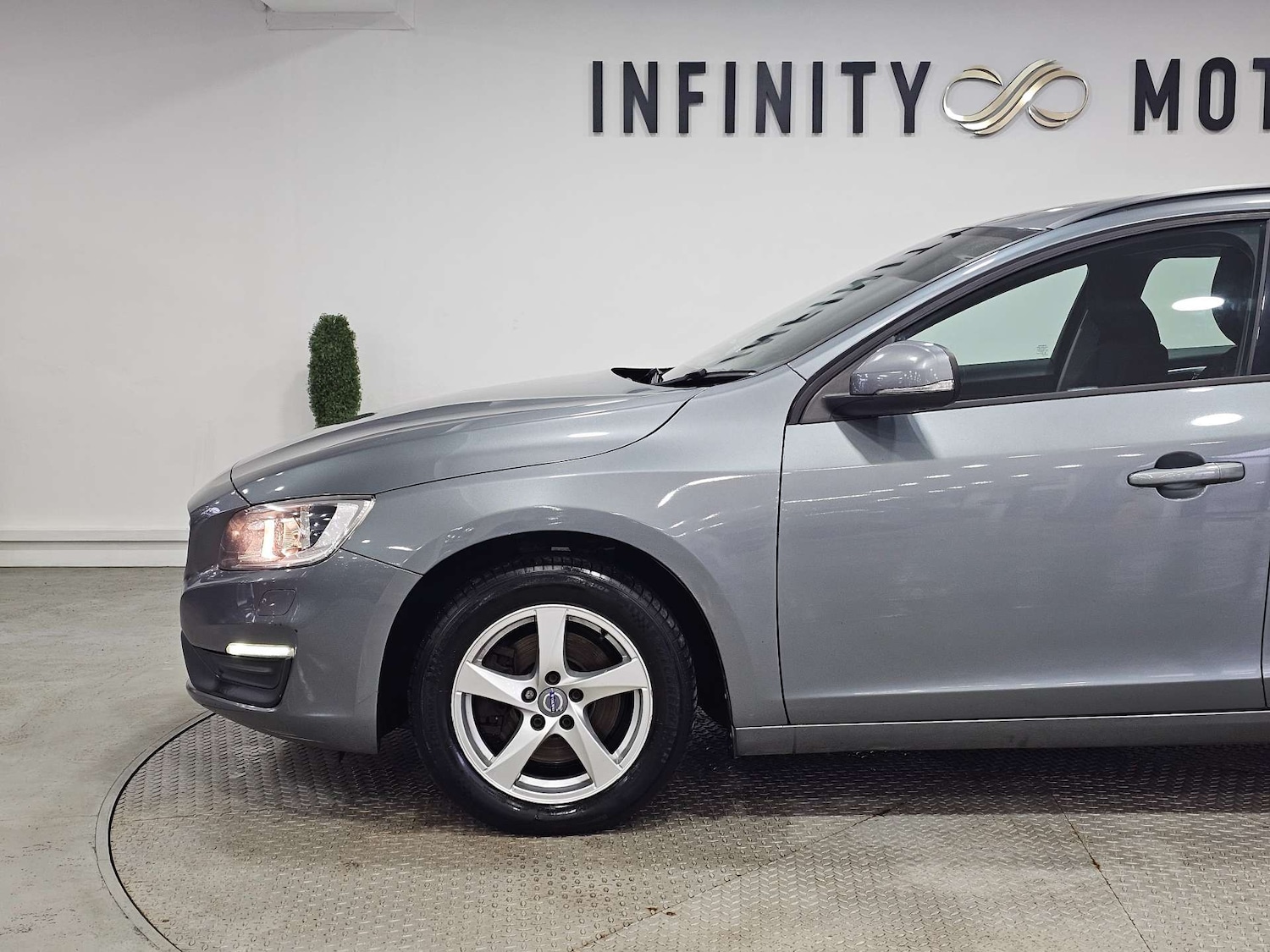Used Volvo V60 2018 for sale - 77420191: Photo 23