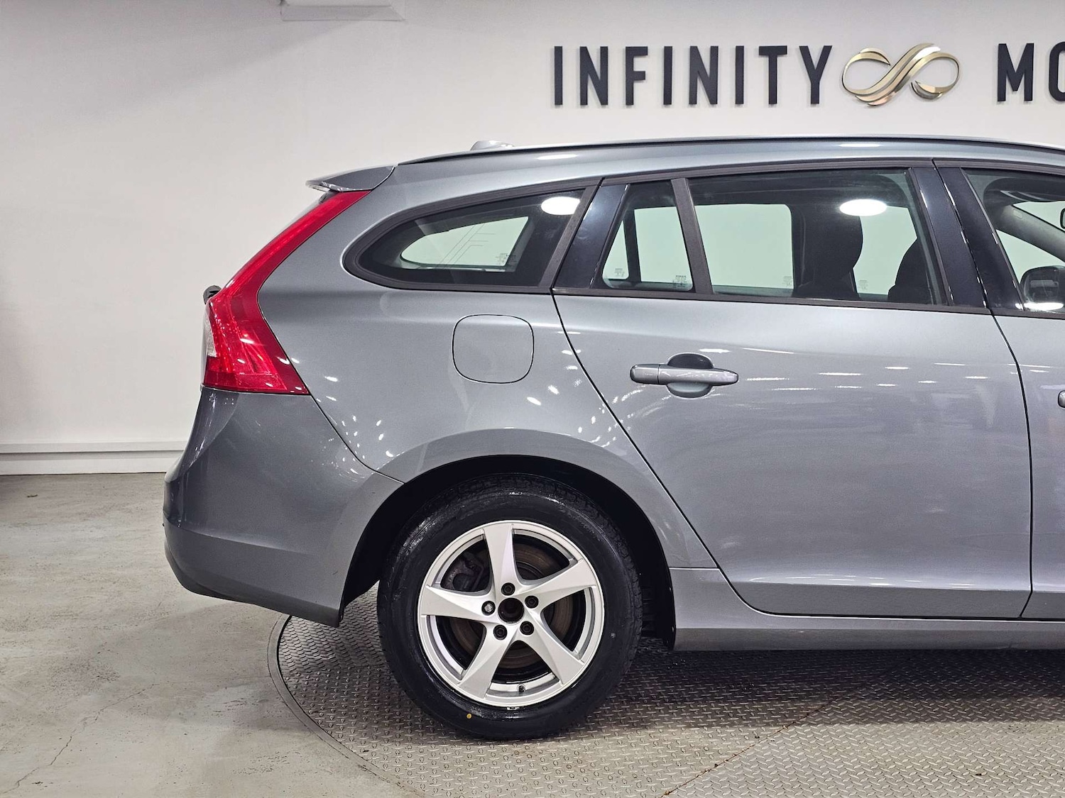 Used Volvo V60 2018 for sale - 77420191: Photo 38