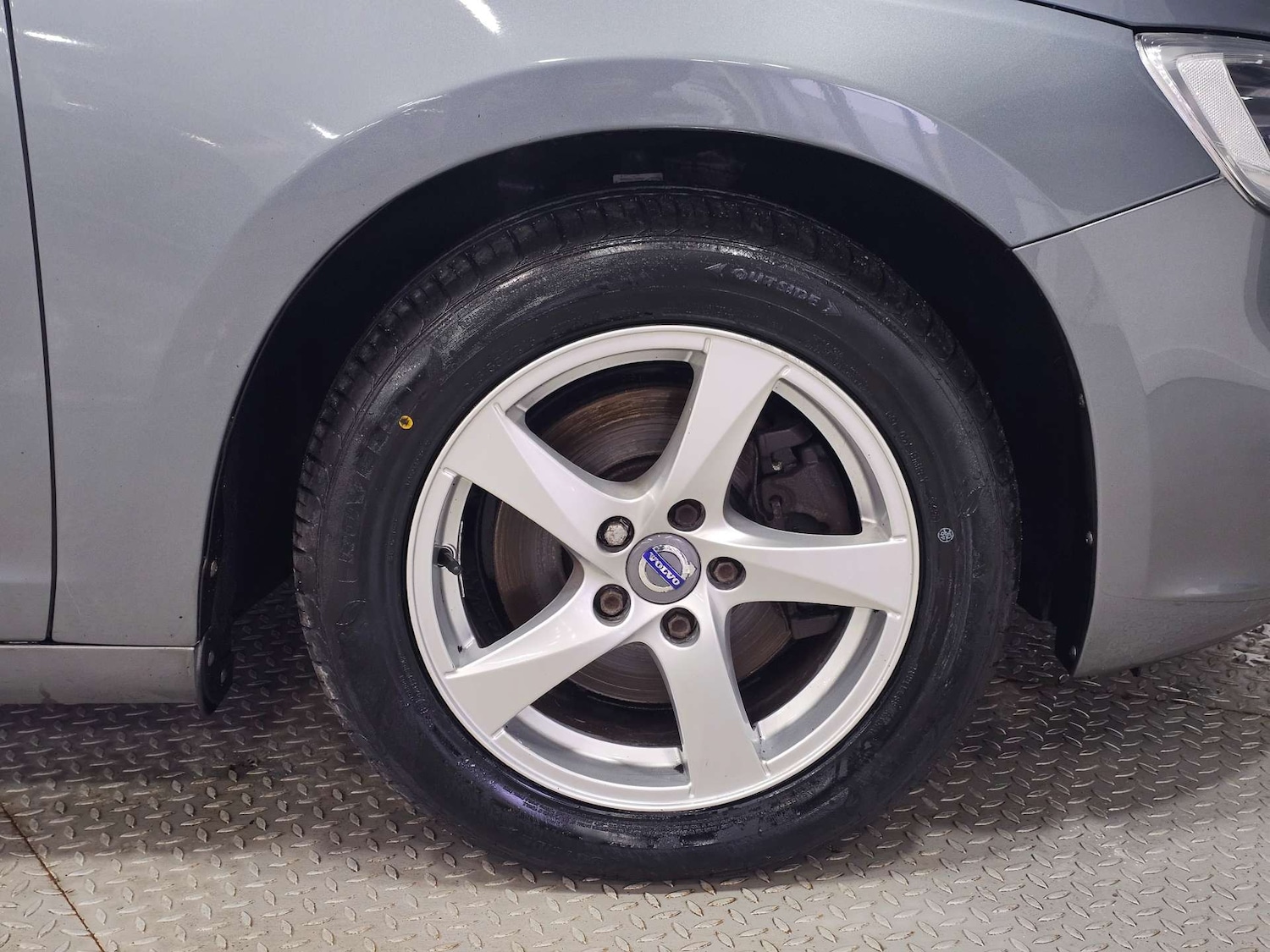 Used Volvo V60 2018 for sale - 77420191: Photo 42