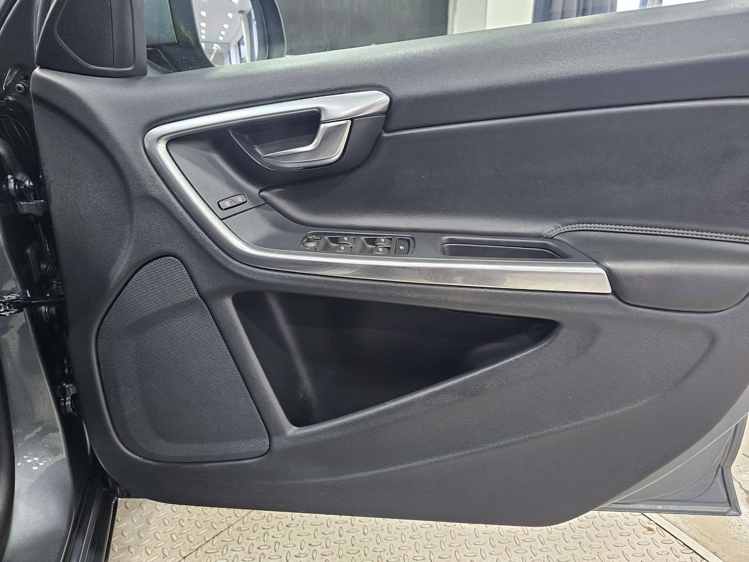 Used Volvo V60 2018 for sale - 77420191: Photo 54