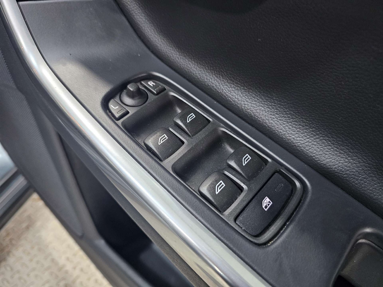 Used Volvo V60 2018 for sale - 77420191: Photo 55