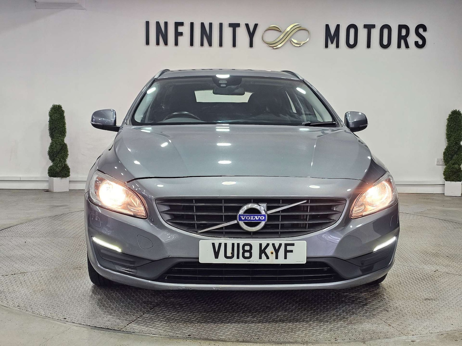 Used Volvo V60 2018 for sale - 77420191: Photo 6