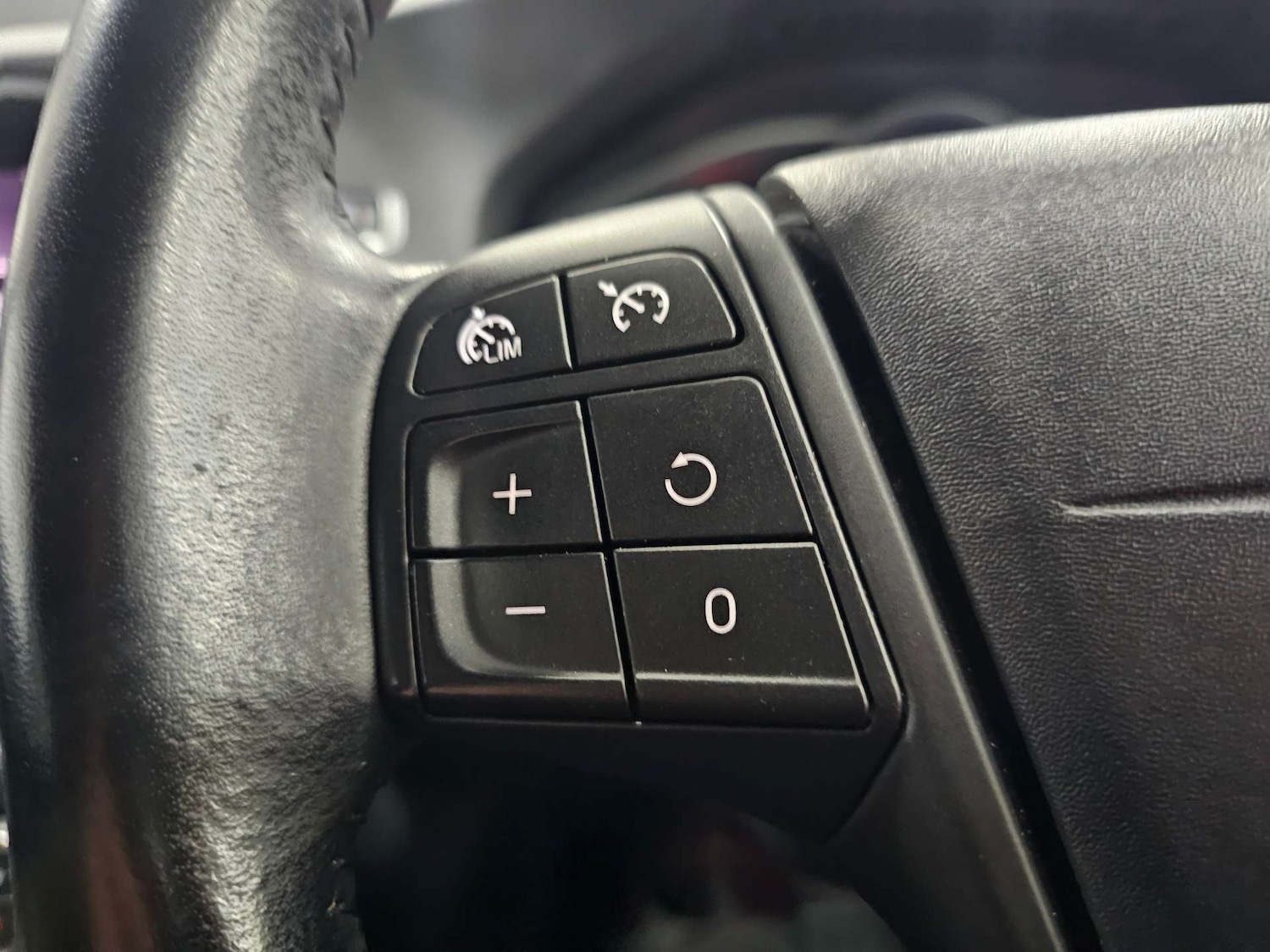 Used Volvo V60 2018 for sale - 77420191: Photo 62