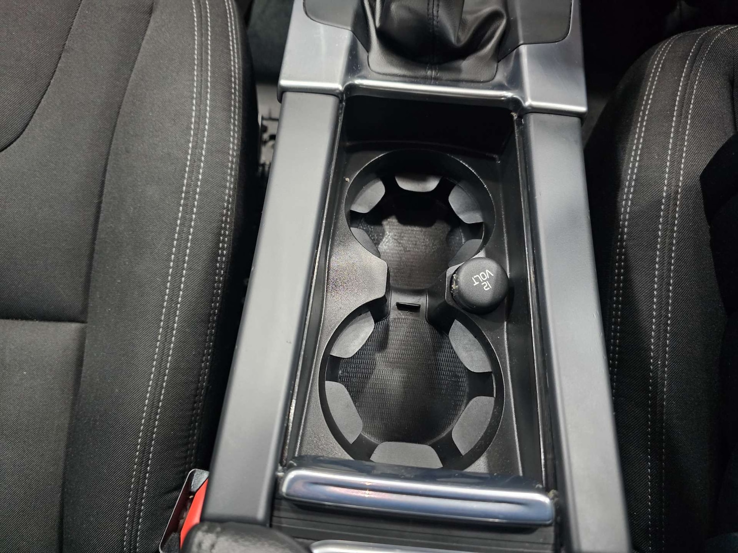 Used Volvo V60 2018 for sale - 77420191: Photo 67