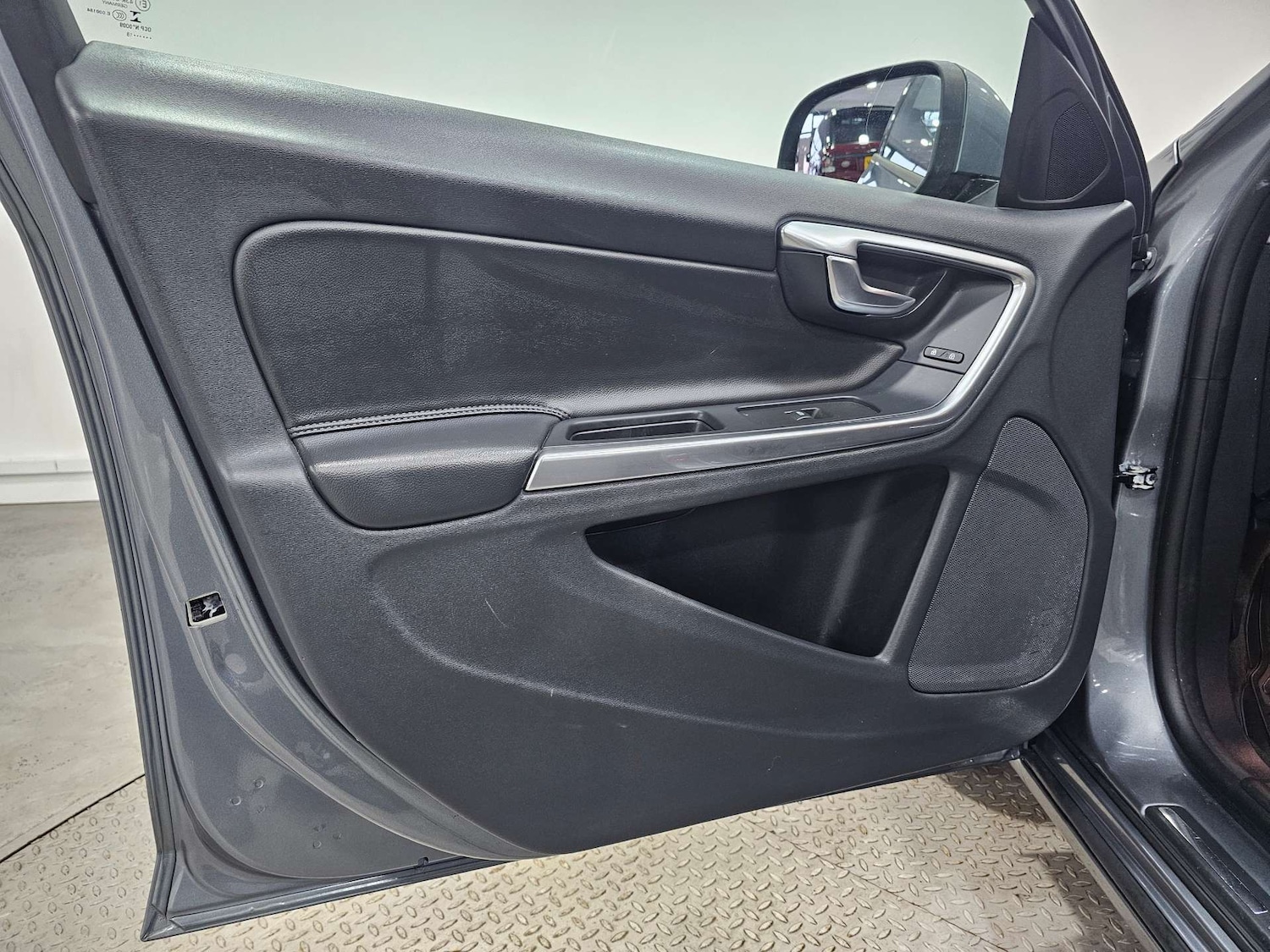 Used Volvo V60 2018 for sale - 77420191: Photo 81