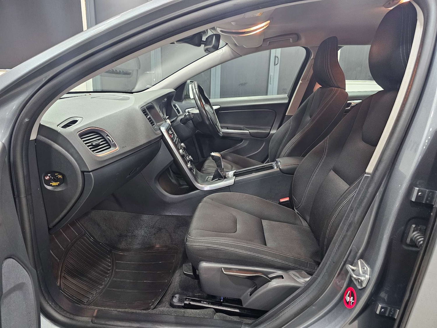 Used Volvo V60 2018 for sale - 77420191: Photo 82