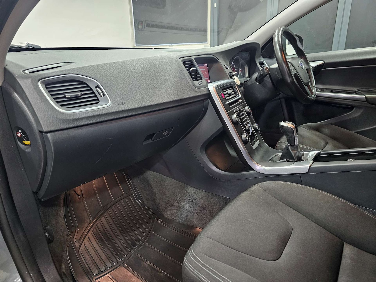 Used Volvo V60 2018 for sale - 77420191: Photo 83