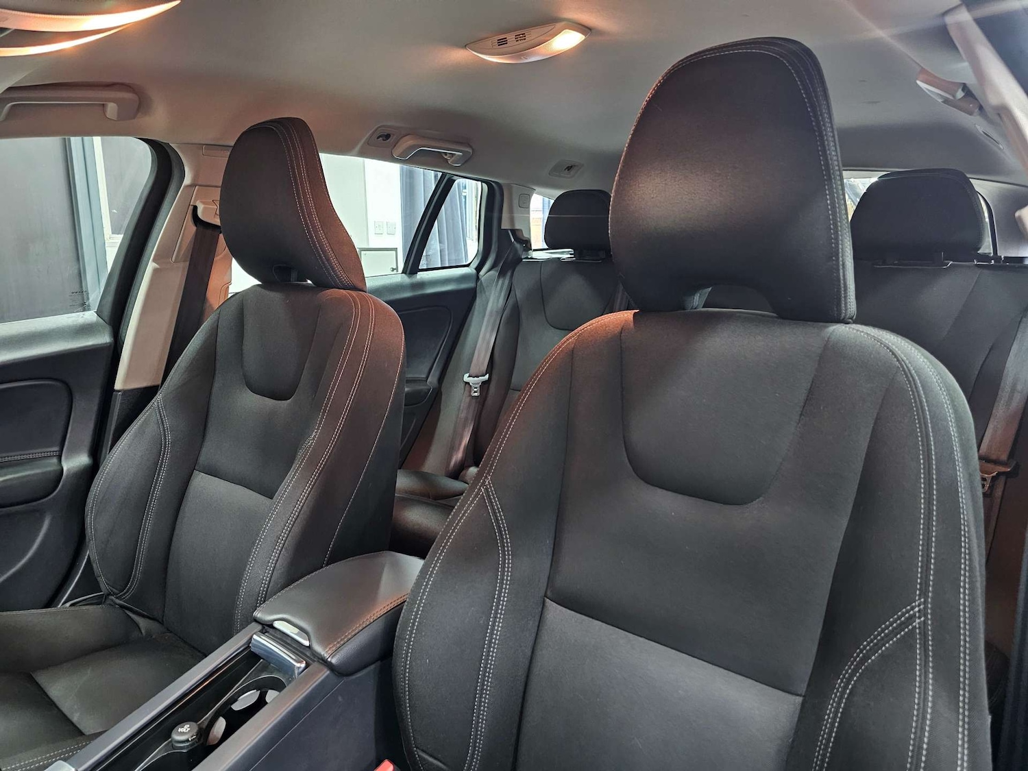 Used Volvo V60 2018 for sale - 77420191: Photo 84