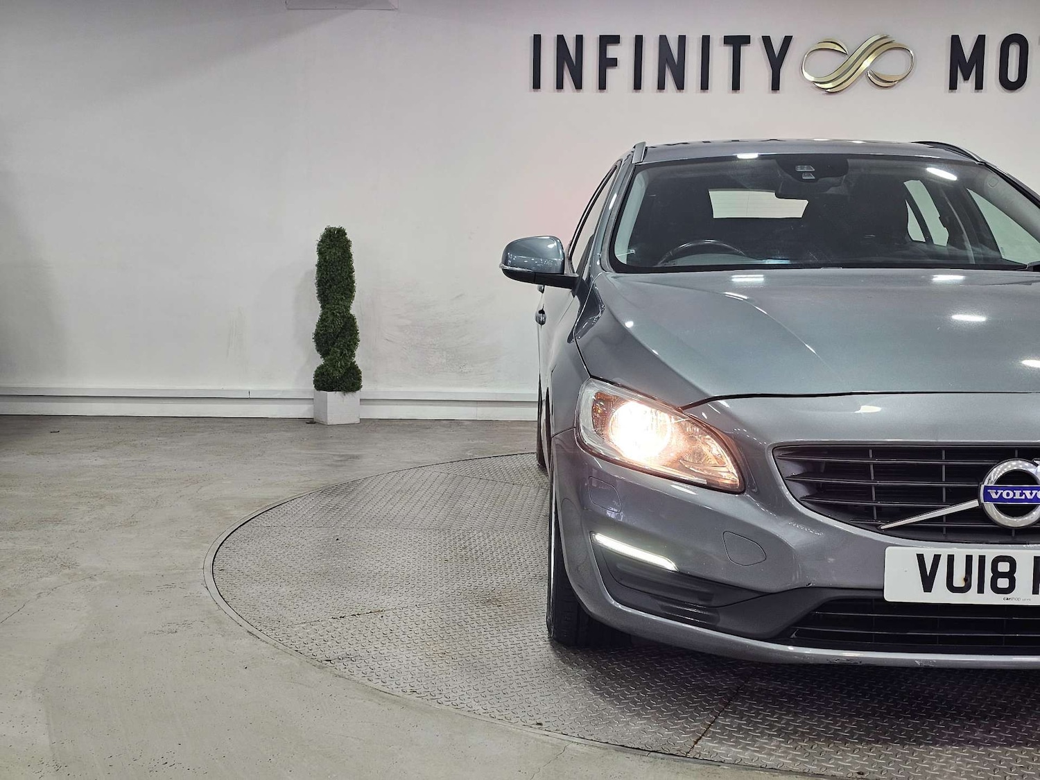 Used Volvo V60 2018 for sale - 77420191: Photo 9