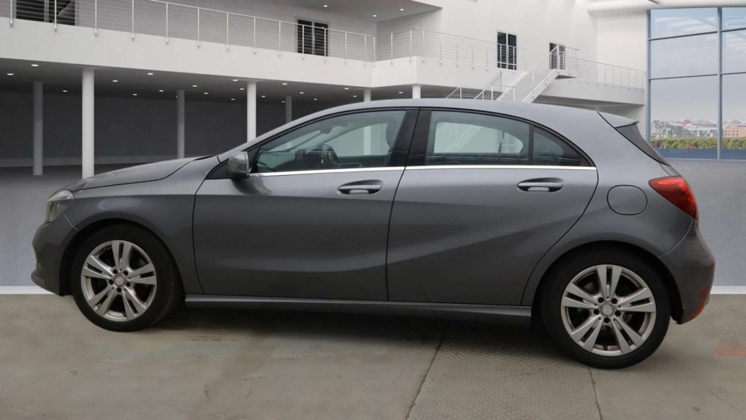 Used Mercedes-Benz A-Class 2015 for sale - 77594846: Photo 8