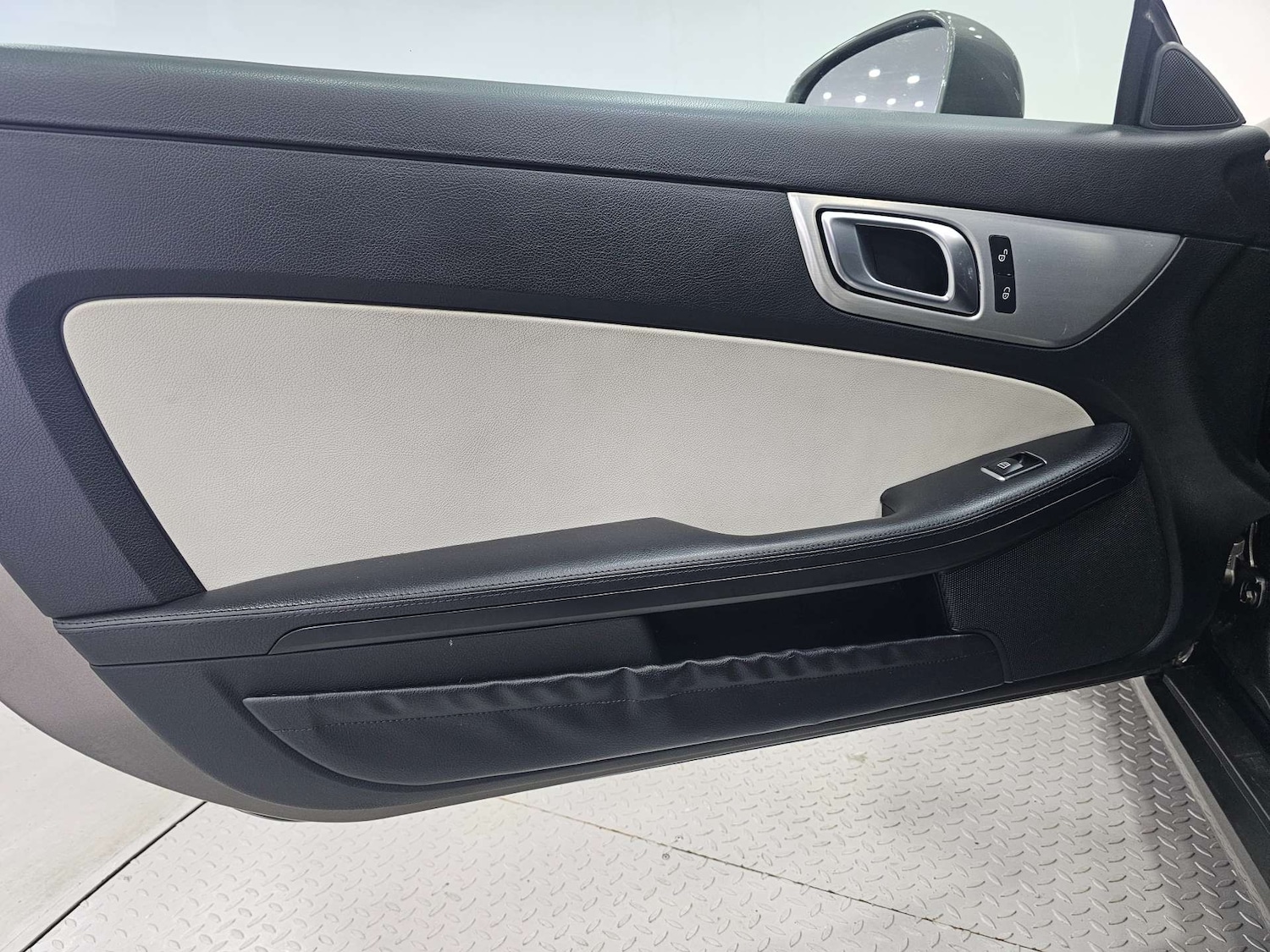 Used Mercedes-Benz SLK 2012 for sale - 77105785: Photo 76