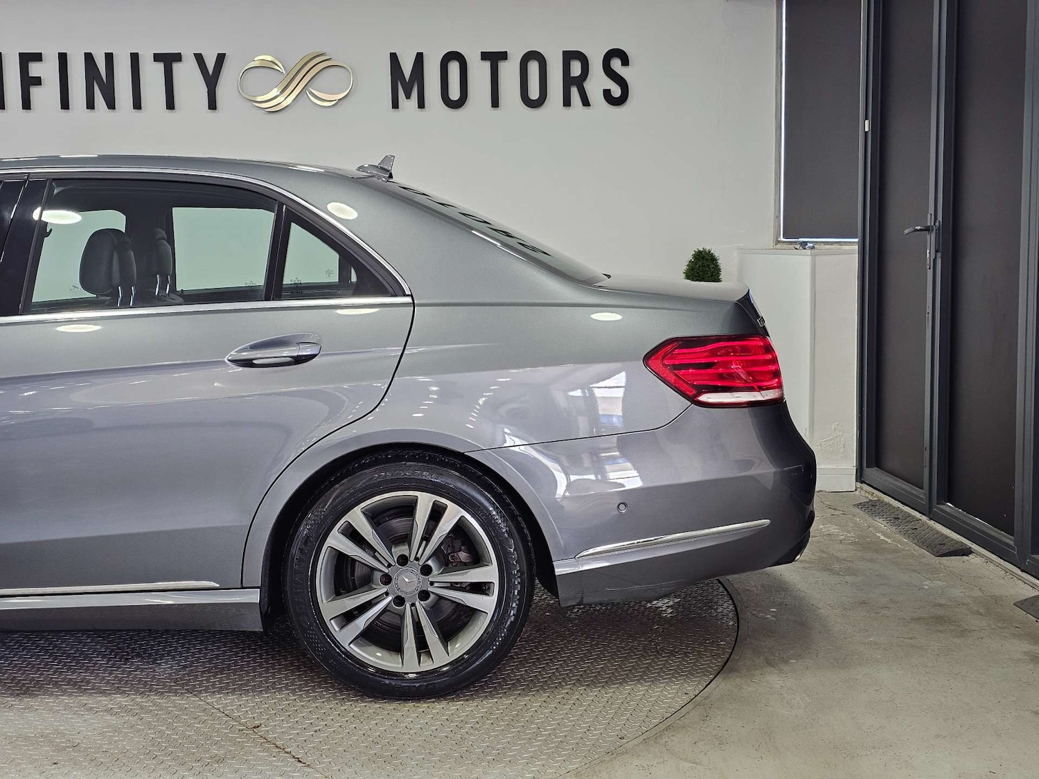 Used Mercedes-Benz E Class 2015 for sale - 77392236: Photo 21