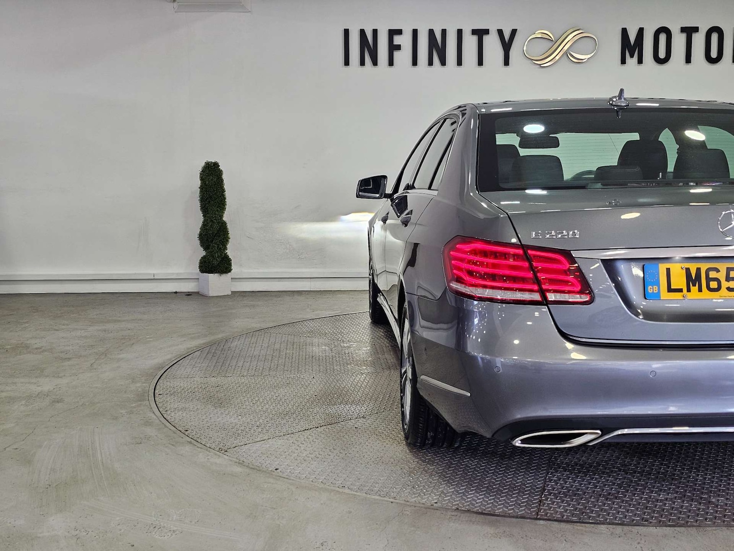 Used Mercedes-Benz E Class 2015 for sale - 77392236: Photo 31