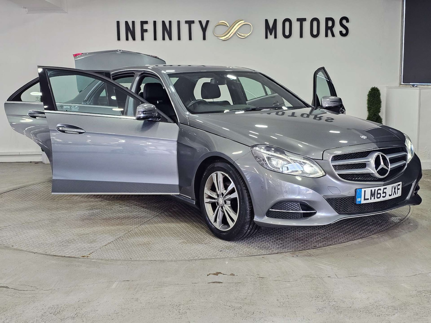 Used Mercedes-Benz E Class 2015 for sale - 77392236: Photo 43