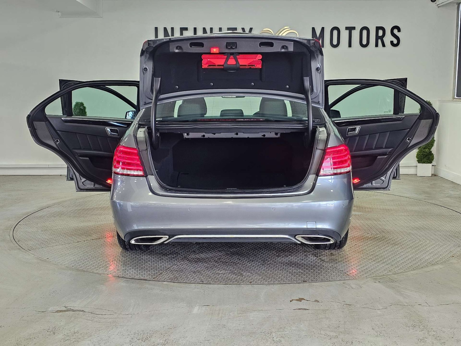 Used Mercedes-Benz E Class 2015 for sale - 77392236: Photo 48