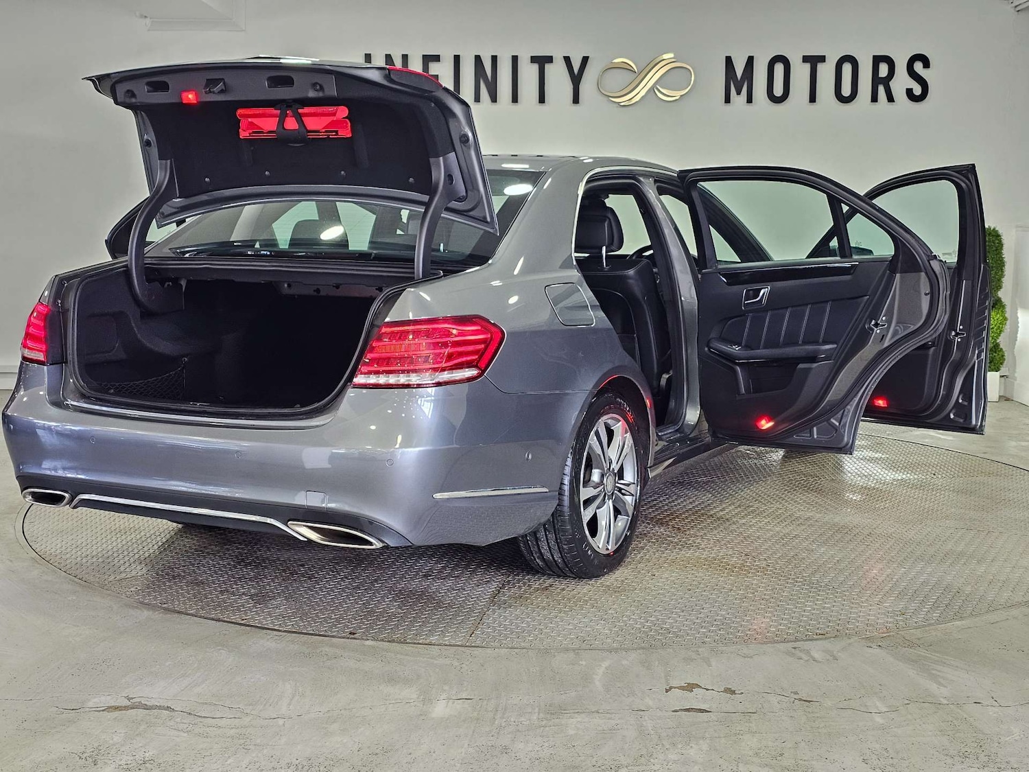 Used Mercedes-Benz E Class 2015 for sale - 77392236: Photo 49