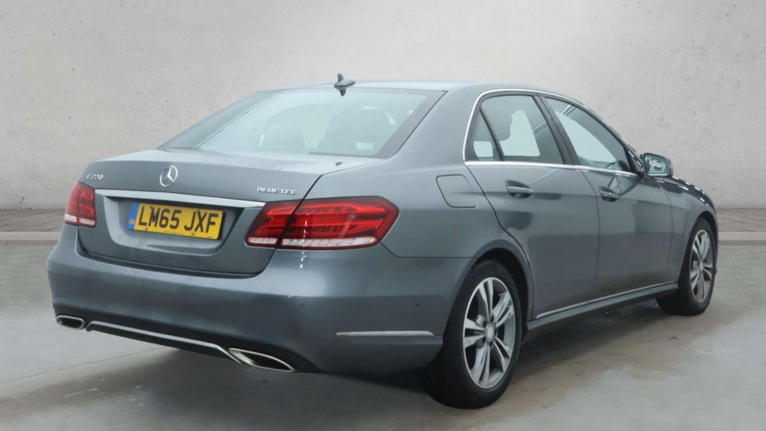 Used Mercedes-Benz E Class 2015 for sale - 77392236: Photo 5