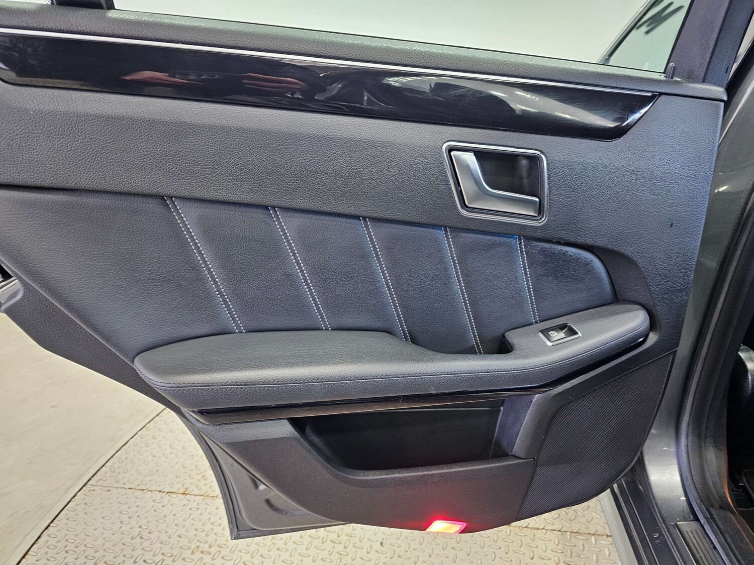 Used Mercedes-Benz E Class 2015 for sale - 77392236: Photo 83