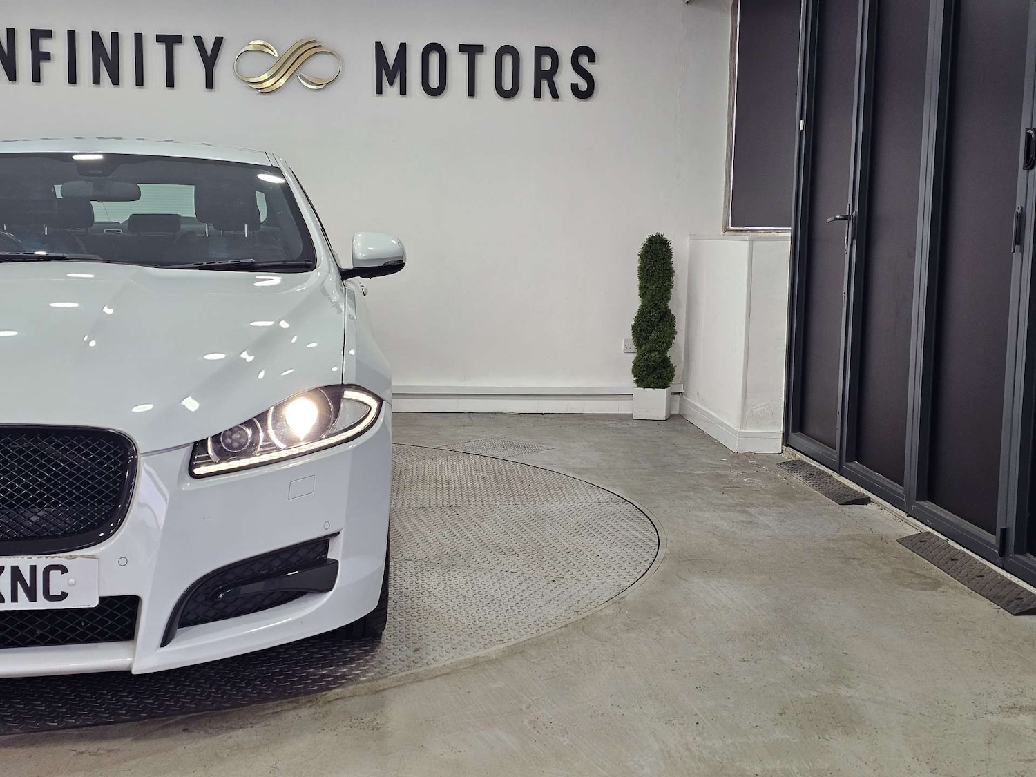 Used Jaguar XF 2015 for sale - 76972381: Photo 11