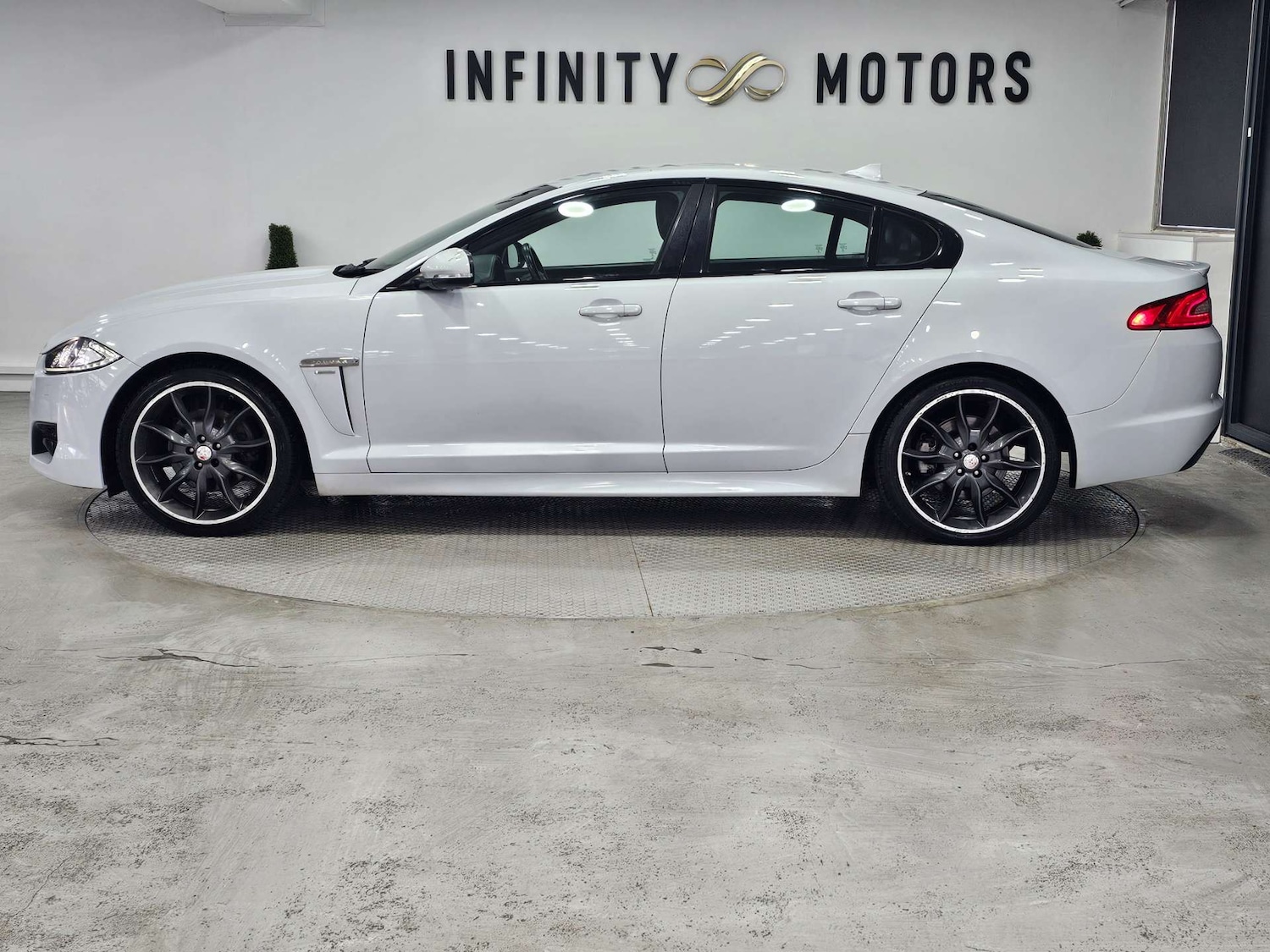 Used Jaguar XF 2015 for sale - 76972381: Photo 20