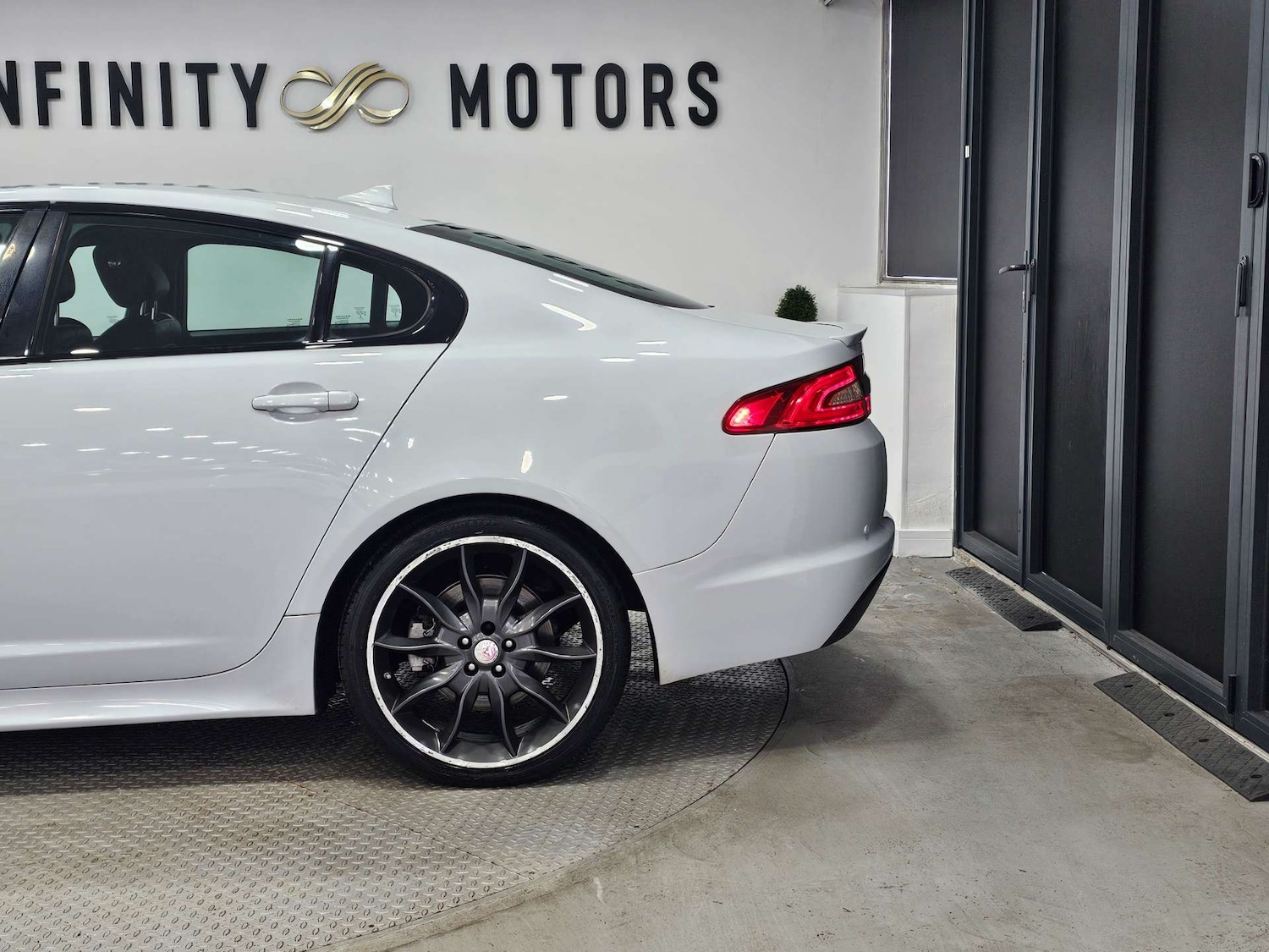 Used Jaguar XF 2015 for sale - 76972381: Photo 21